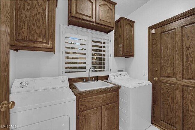 Building Photo - 2513 Wimbledon Dr