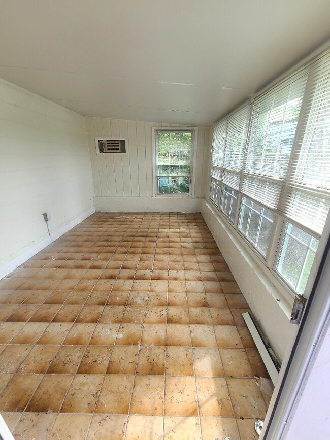 Building Photo - 13972 W Ozello Trail