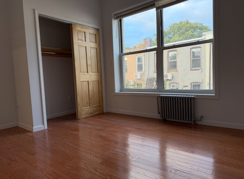 Building Photo - 447 74th St