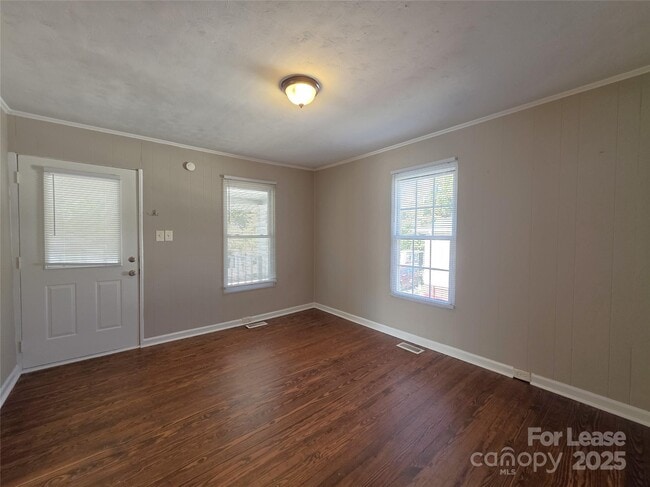 Building Photo - 815 Margate Ave