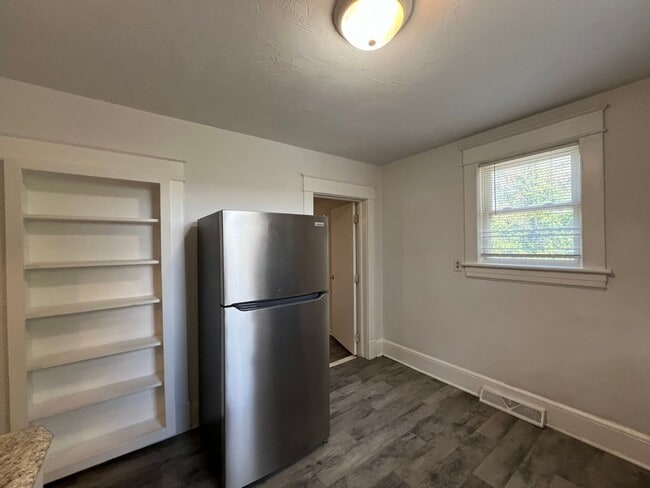 Building Photo - 1416 Morningside St SE