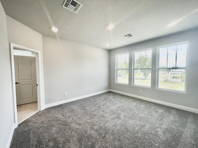 Building Photo - 924 Beldonshire Ln