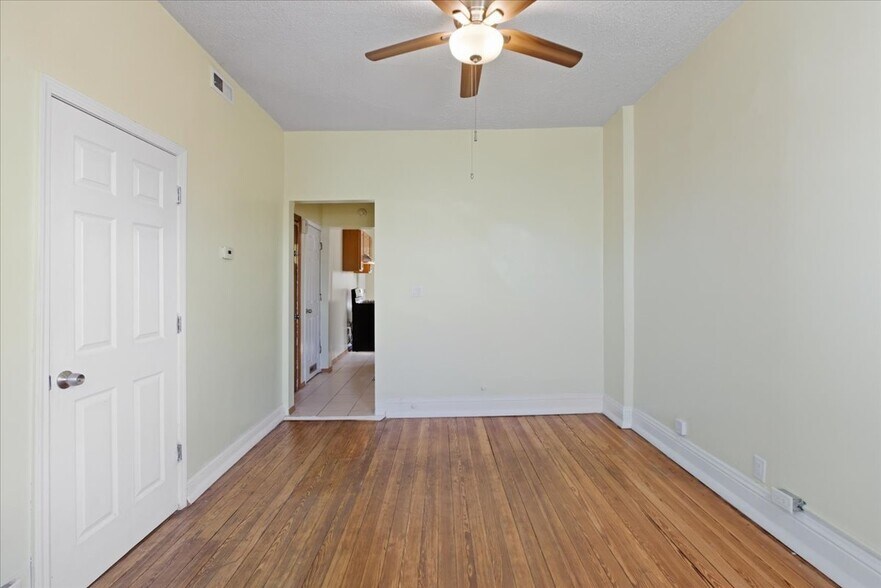 Building Photo - 3107 N Bernard St