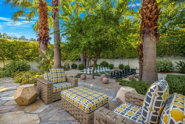 Building Photo - 535 N Belardo Rd