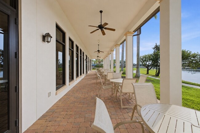 Building Photo - 10792 Tarflower Dr