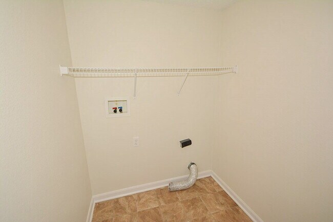 Building Photo - 15341 Ten Point Dr