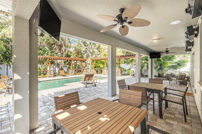 Building Photo - 5701 S MacDill Ave