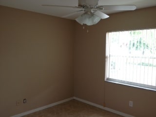 Building Photo - ***HUNTINGTON LAKES *** CONDO*** ANNUAL***...