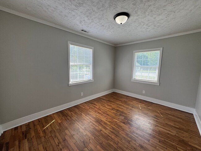 Building Photo - 3/1 House in West Rome $1,195