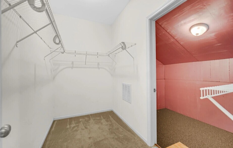 Building Photo - 217 Prestwick Dr