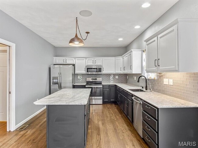 Building Photo - 1200 Gregerson Ct