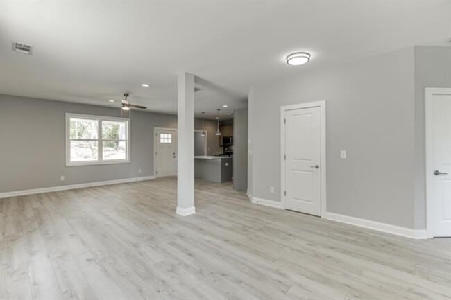 Building Photo - 1641 E Broad St