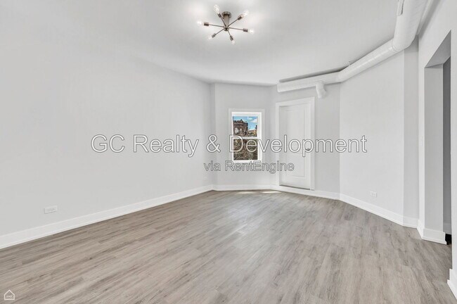 Building Photo - 2901 N Sacramento Ave