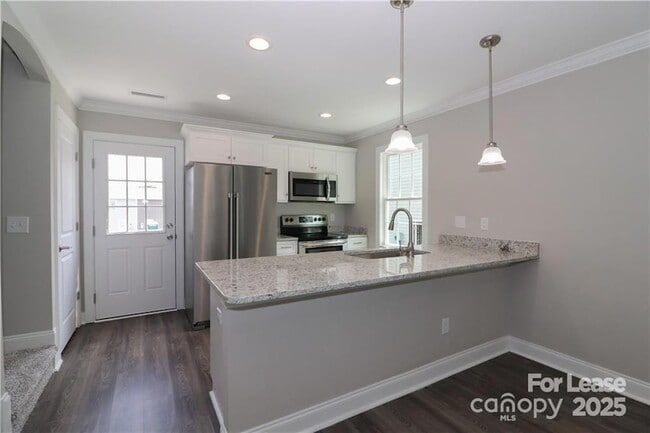 Building Photo - 3973 Newhall Dr NW