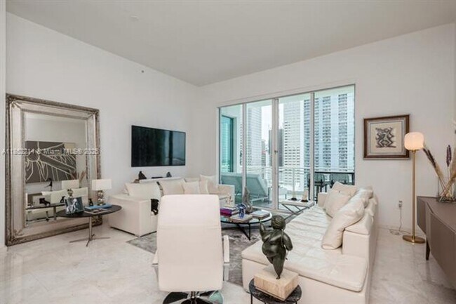 Building Photo - 900 Brickell Key Blvd