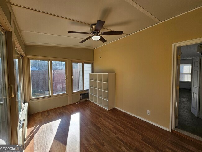 Building Photo - 611 Lora Smith Rd