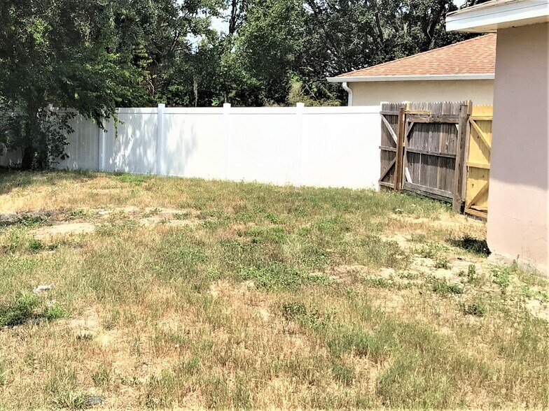 Building Photo - 245 Oak Run Ct