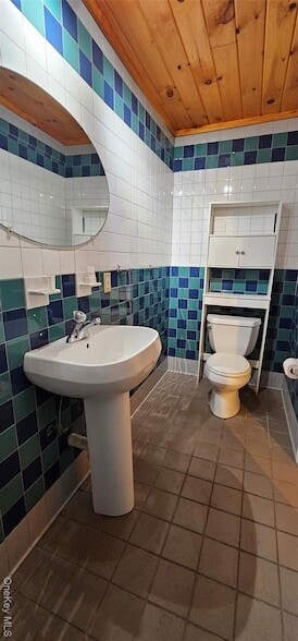 Building Photo - 18 Lake Ridge Rd