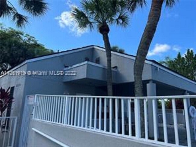 Building Photo - 8820 SW 132nd Pl