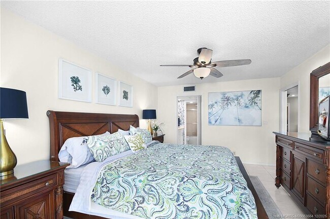 Building Photo - 9500 S Ocean Dr