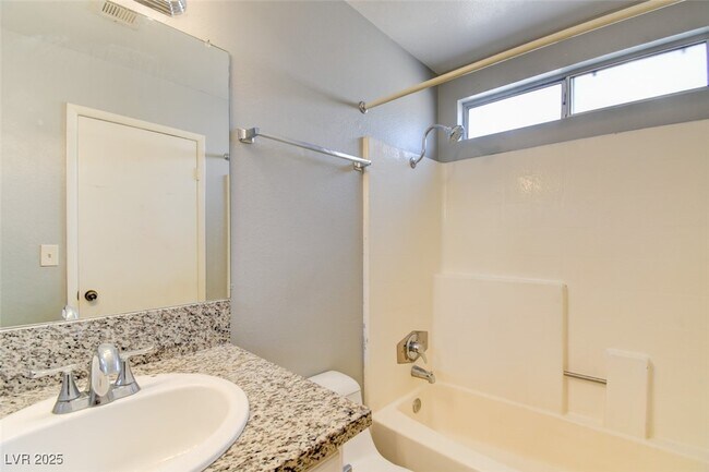 Building Photo - 7732 Parnell Ave