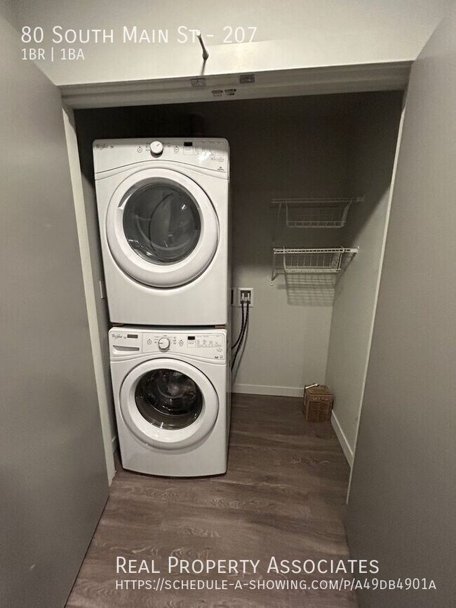 Building Photo - 80 South Main St