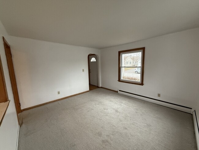 Building Photo - 63 Vera St