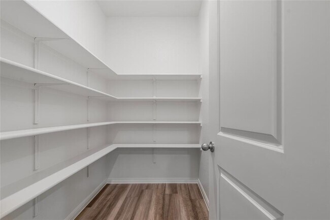 Building Photo - 337 Wedemeyer St