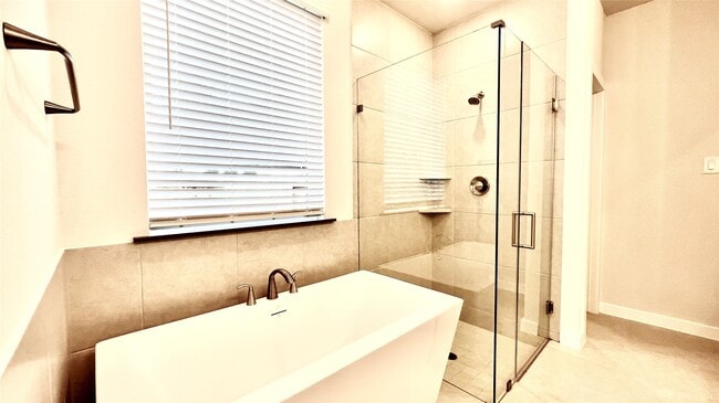 Building Photo - 212 Milas Cv