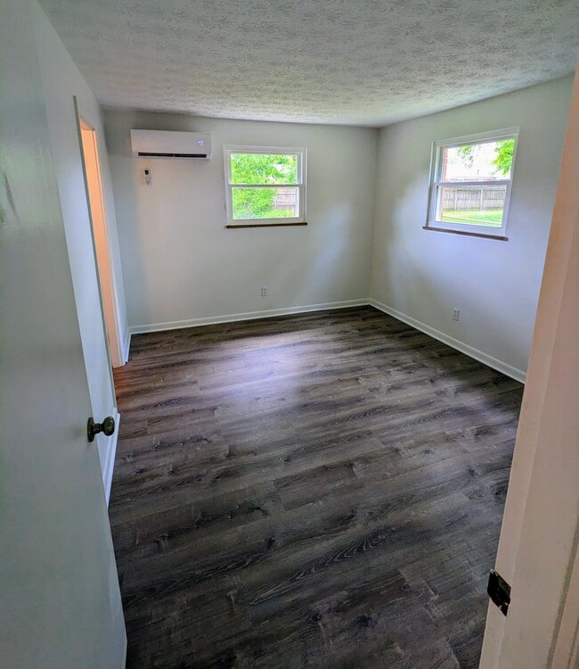 Building Photo - 1118 Lincoln Park Blvd