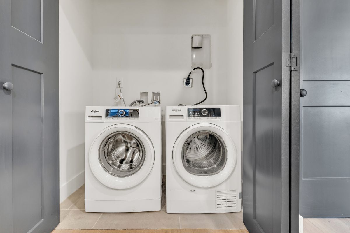 Building Photo - 4115 4th Ave S