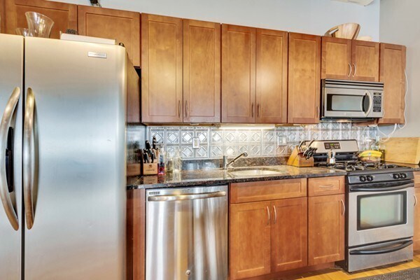 Building Photo - 43 Charlton St