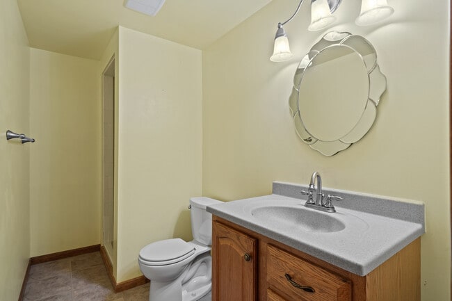 Building Photo - 1305 Jake Ln