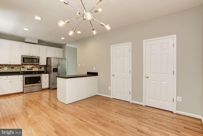 Building Photo - 7041 Water Oak Rd