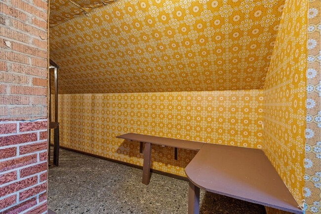 Building Photo - Your Timeless Haven in St. Paul for $2,599/month! $250 OFF 1st MONTH!