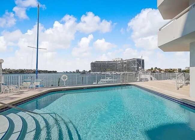 Building Photo - 6830 Indian Creek Dr