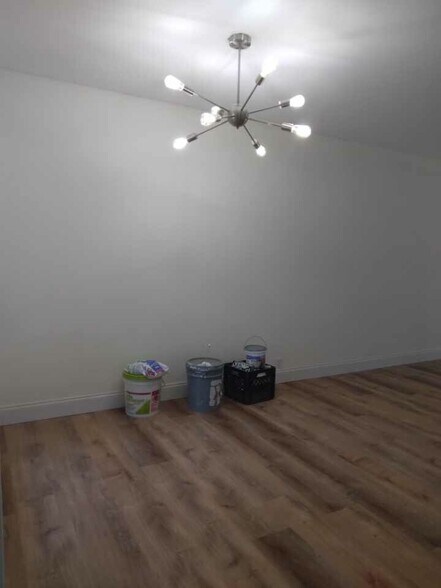 Building Photo - 439 Canberra Dr