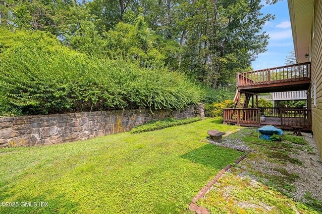 Building Photo - 37 Windsor Ln