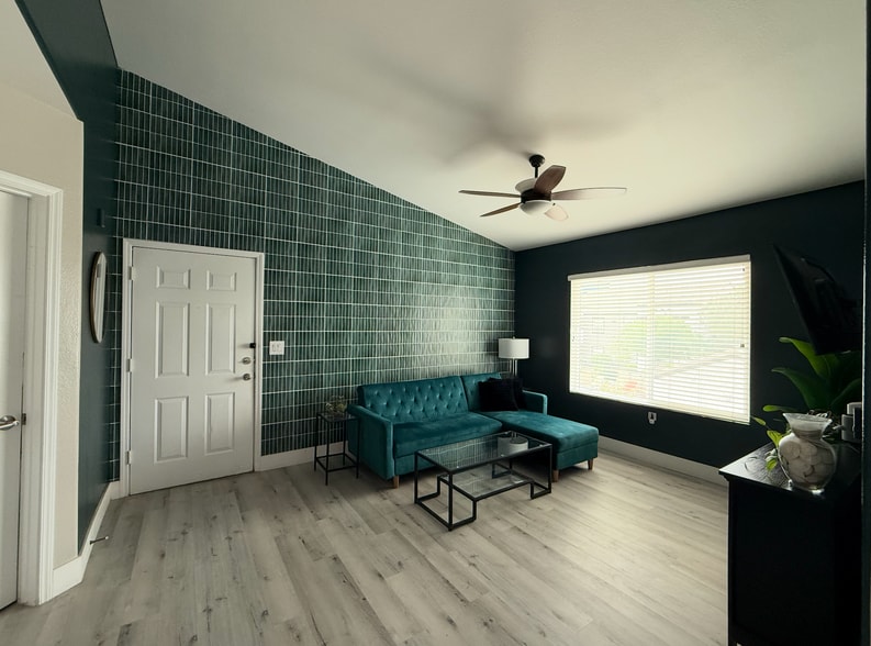 Living Room - 7255 W Sunset Rd