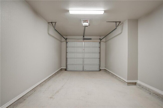 Building Photo - 381 County Rd 306