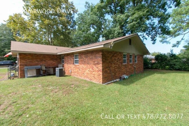 Building Photo - 122 Briarwood Dr