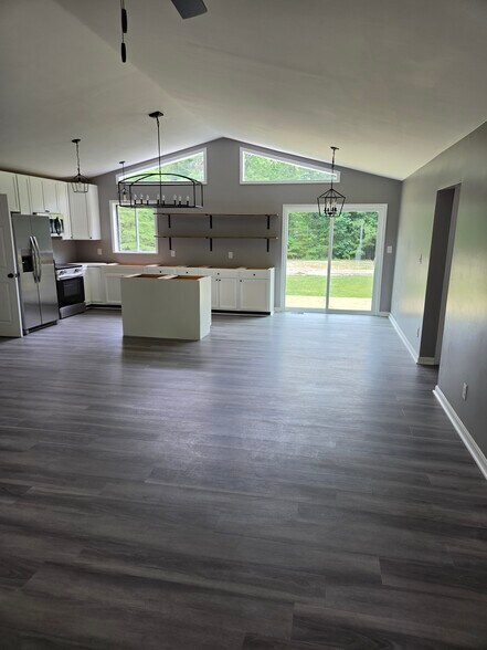 Building Photo - 68 Matilda Ln