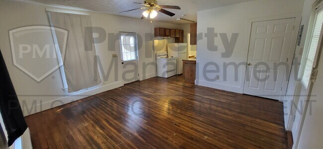 Building Photo - Downtown Efficiency Apartment