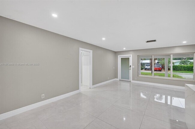 Building Photo - 2201 NE 52nd St