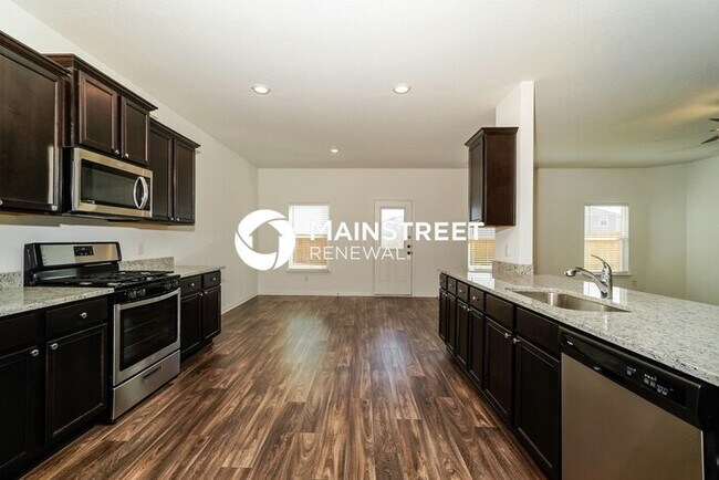 Building Photo - 4 Bedroom Pet-Friendly Home in New Braunfels, TX with Main Street Renewal