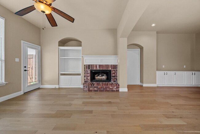 Building Photo - 4617 Kingsway Ln