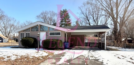 Building Photo - Light-Filled 3 Bedroom Home with Open Feel & Outdoor Storage