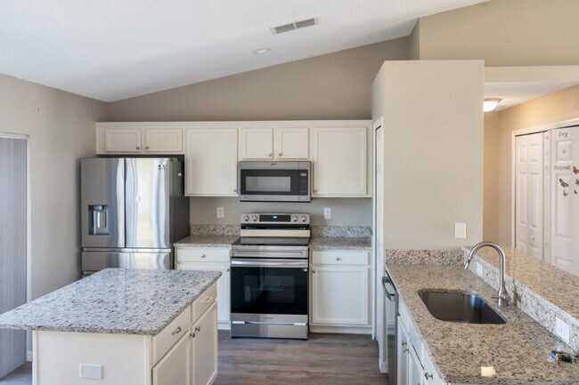 Building Photo - 1117 Peregrine St