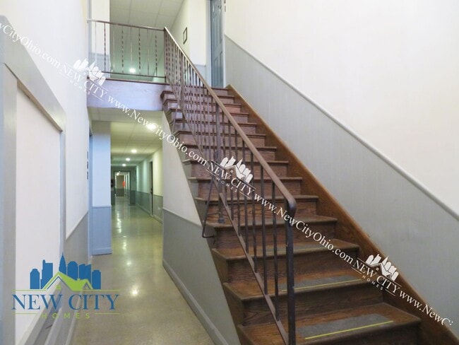 Building Photo - 2085 Building - New Rennovated 1 & 2 bedrooms starting at $989!