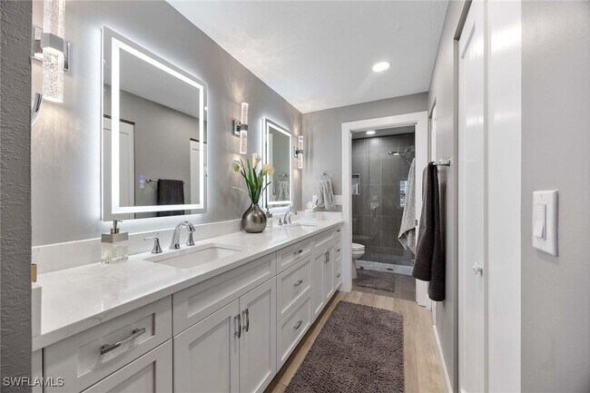 Building Photo - 886 Tanbark Dr